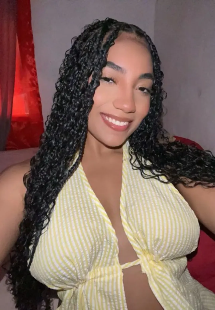 Alessia from Peru, online for a video call match on CooChatMatch